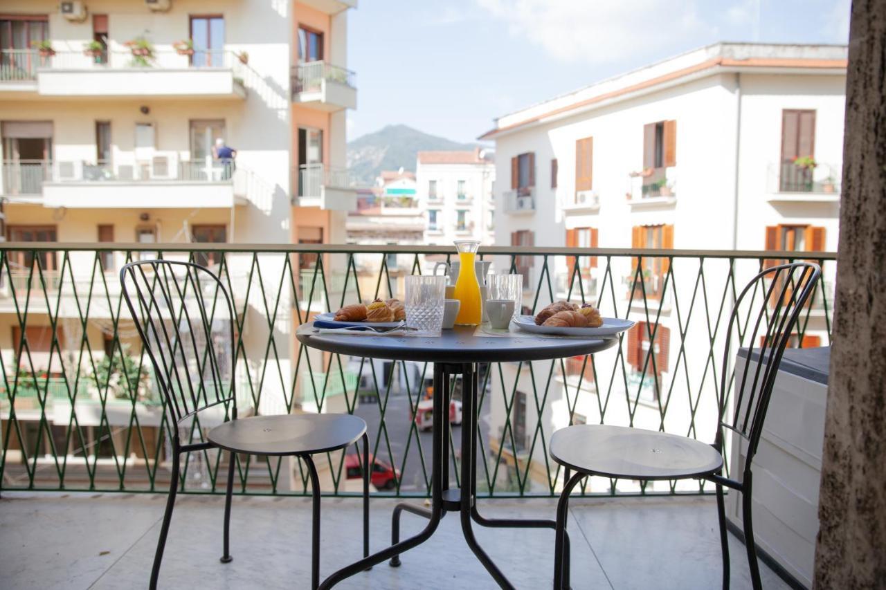 Appartamento Velia Salerno Exteriör bild